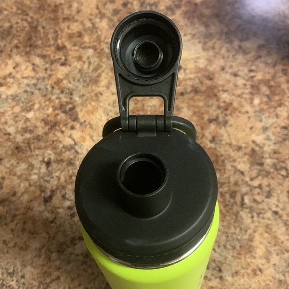 Lululemon water bottle - Picture 6 of 8